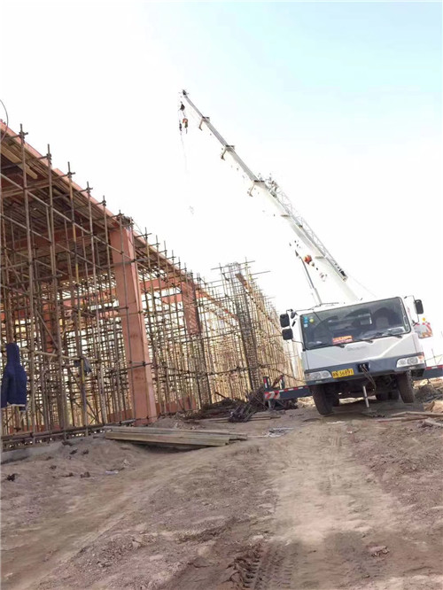 永宁县吊车作业的安全注意事项有哪些？