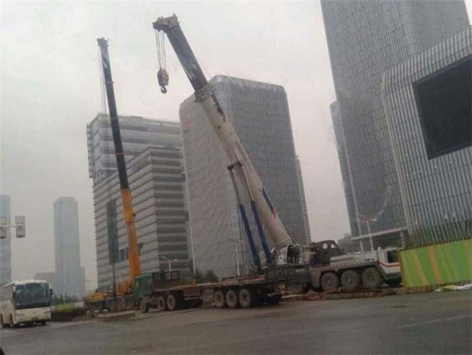 永宁县“自动找平”—— 吊车的 “平地神器” 技术